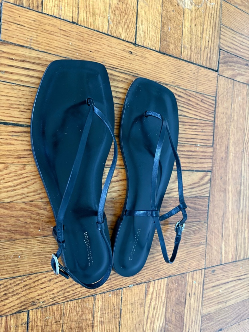 Reformation Black Thong Slim-Strap Square-Toe Sandals - Picture 2 of 4
